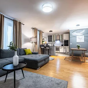 Apartamento Live Centrally In A Spacious And Modern In Austria